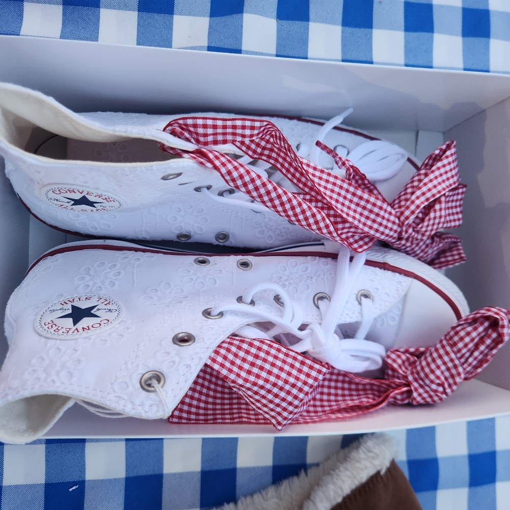 Converse All Star Chuck Taylor White and Red High-Top Sneakers - Picture 8 of 8